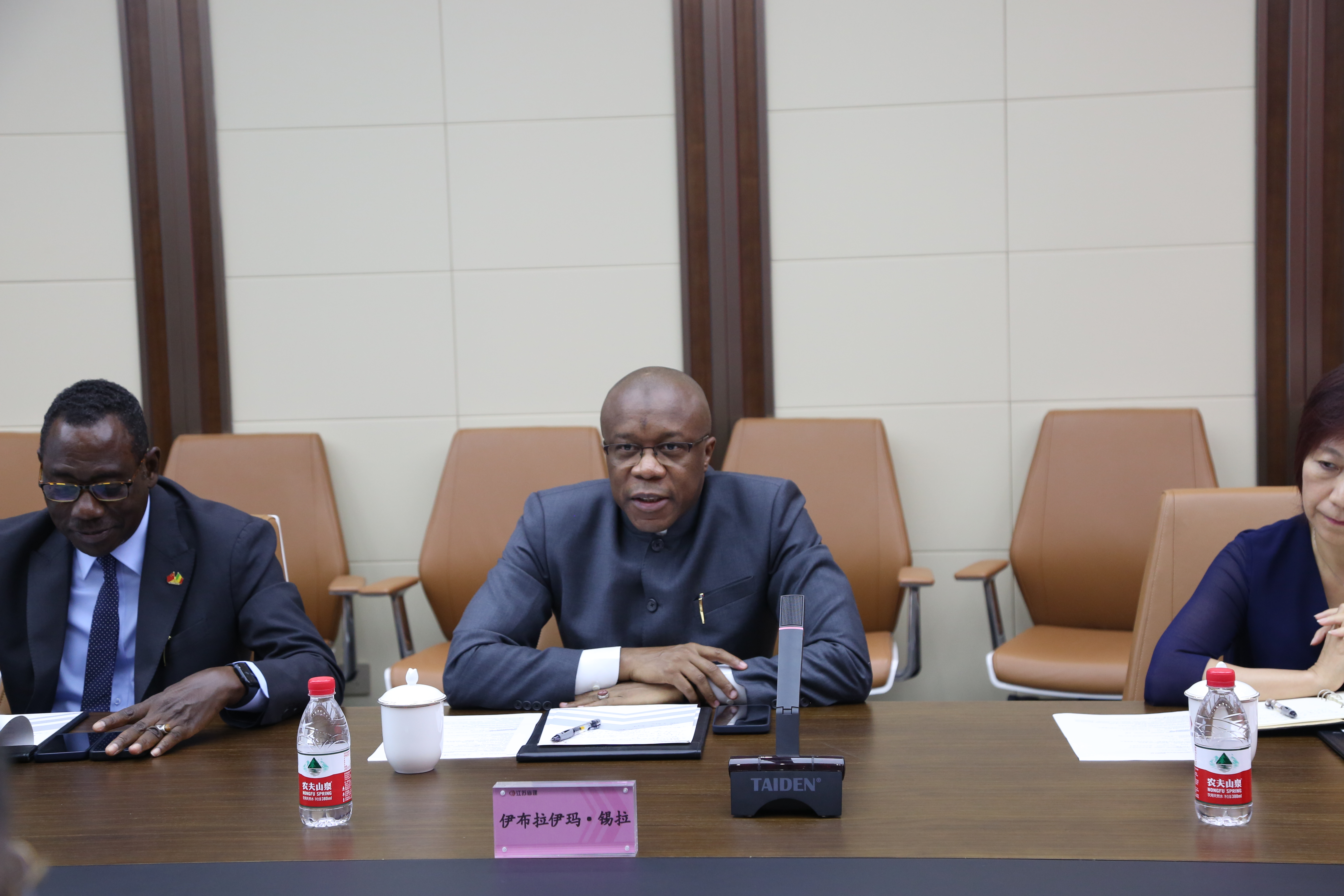 AG�콢�� (�й���½) Apple Store